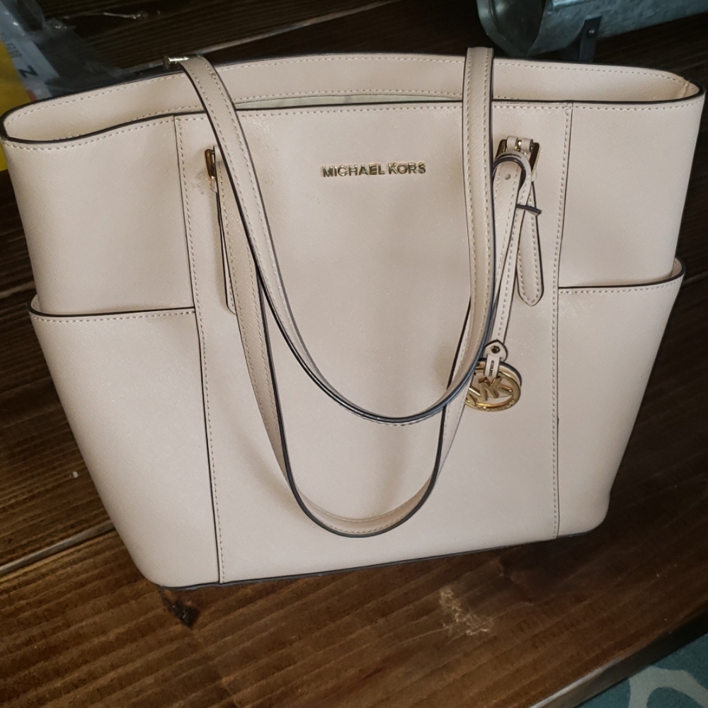 Michael Kors Jet Set Purse